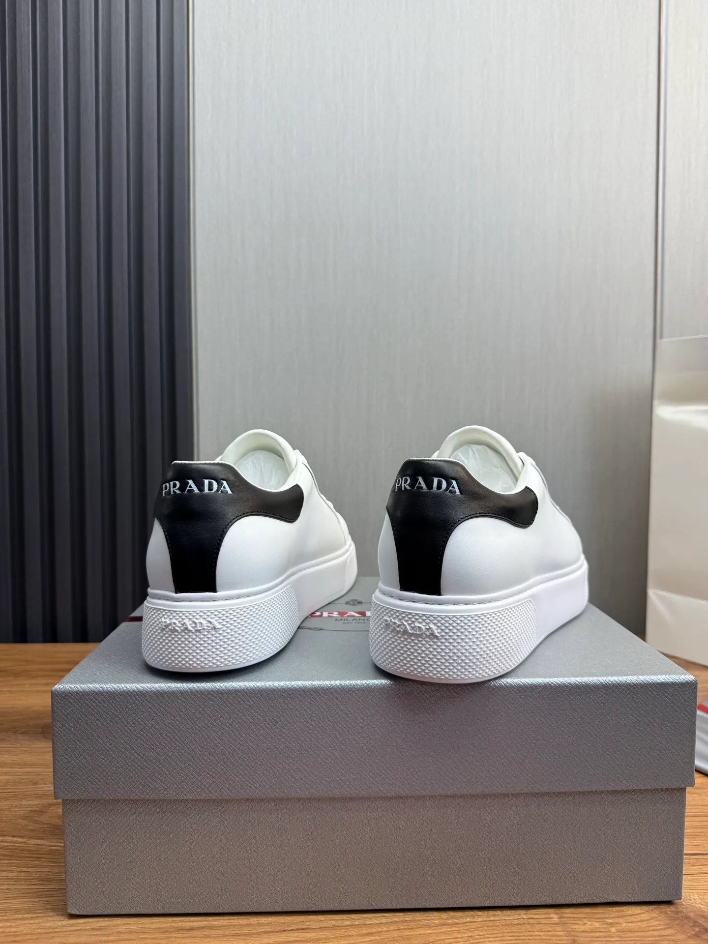 Men's shoes 💰580💰 [PRADA] Men's shoes are popular in the counter, official website is synchronized, 1 high-quality shipment ✔️Imported cowhide fabric + cowhide lining, 1🆚1 replica, original sole, 38-45 (45 customized, non-refundable)